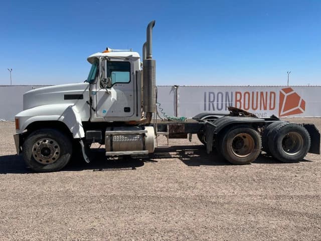 Image of Mack CHN613 equipment image 1