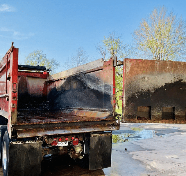 Image of Mack CL733 equipment image 4