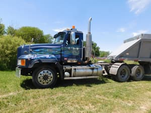 2007 Mack CL733 Image