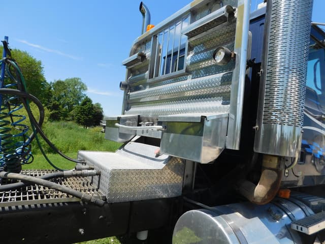Image of Mack CL733 equipment image 4