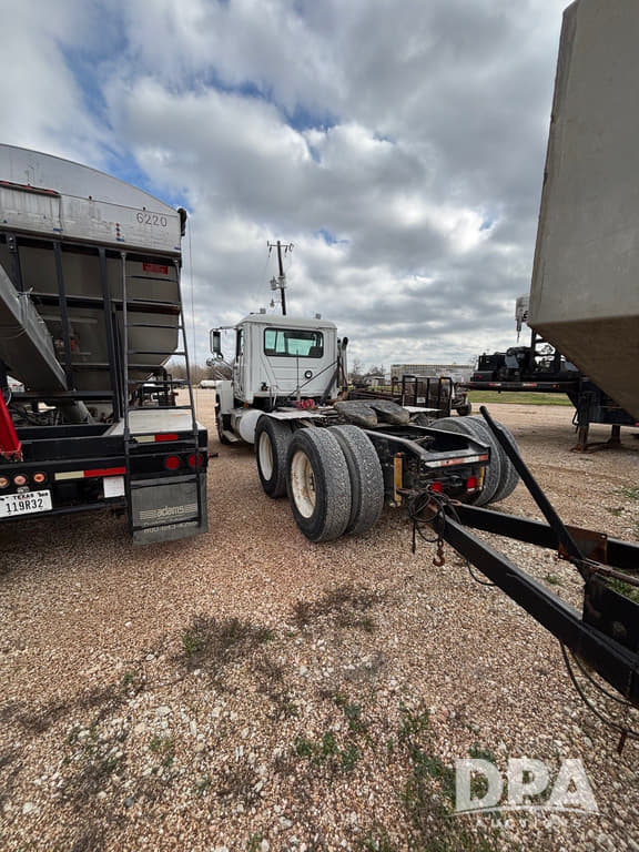 Image of Mack CHN613 equipment image 4