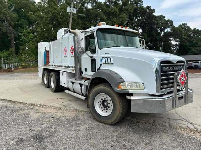 Image of Mack CT713 equipment image 2