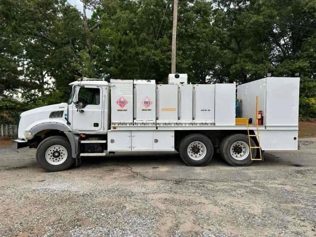 Image of Mack CT713 equipment image 1