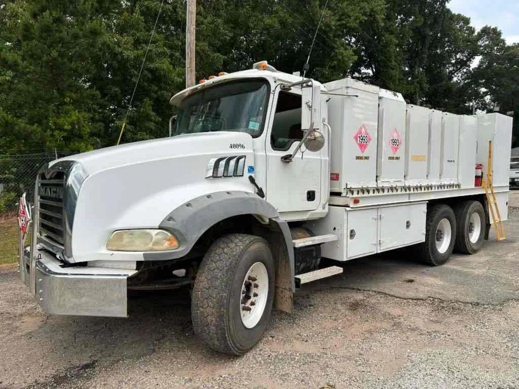 2007 Mack CT713 Equipment Image0