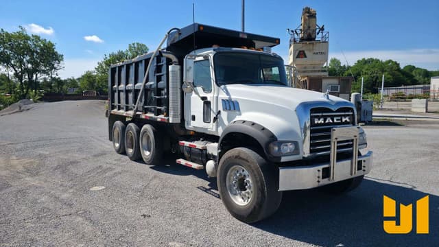 Image of Mack Granite equipment image 2