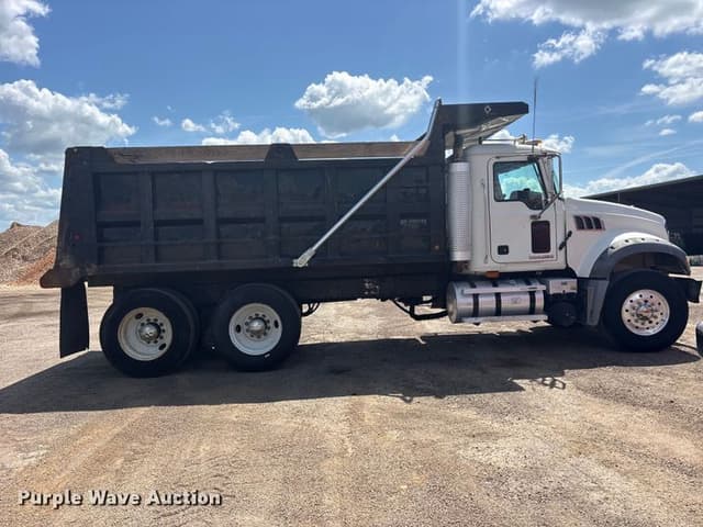Image of Mack CTP713 equipment image 3