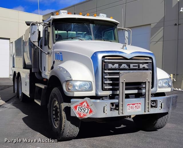 Image of Mack CTP713 equipment image 4