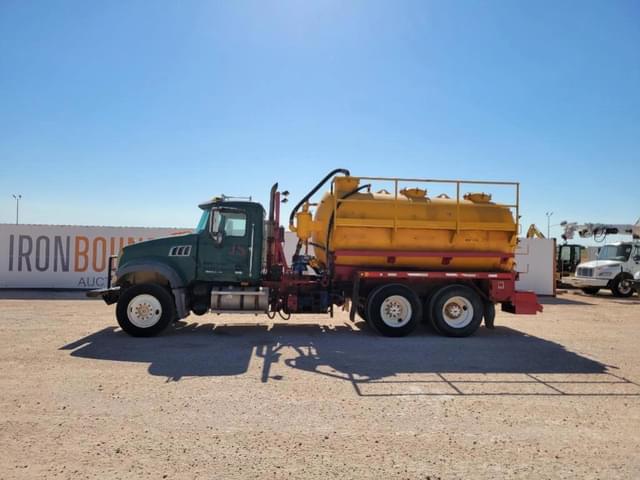 Image of Mack CTP713 equipment image 1