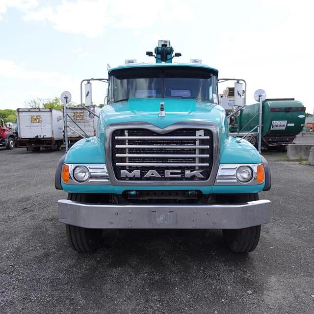 Image of Mack CV equipment image 1
