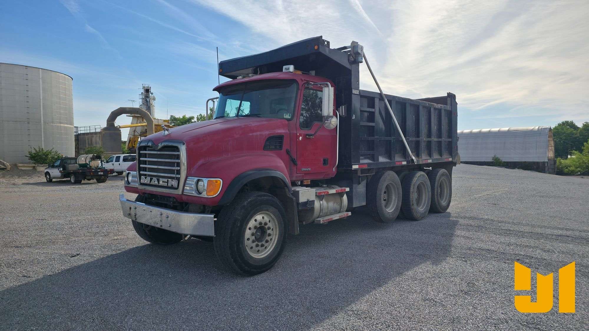 2007 Mack CV713 Equipment Image0