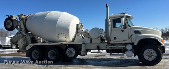 Image of Mack CV equipment image 3