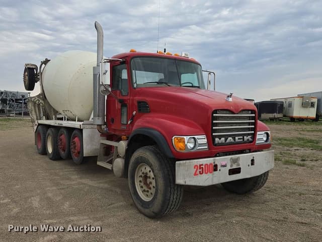 Image of Mack CV513 equipment image 2