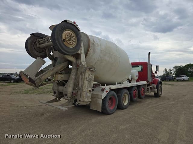 Image of Mack CV513 equipment image 4