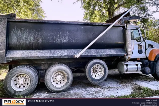 Image of Mack CV713 equipment image 1