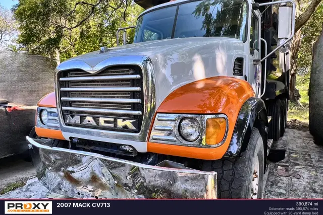 Image of Mack CV713 equipment image 2