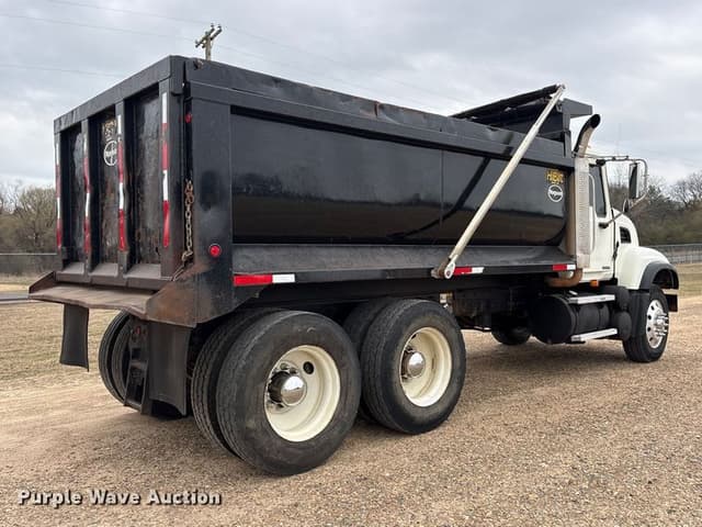 Image of Mack Granite CV713 equipment image 4