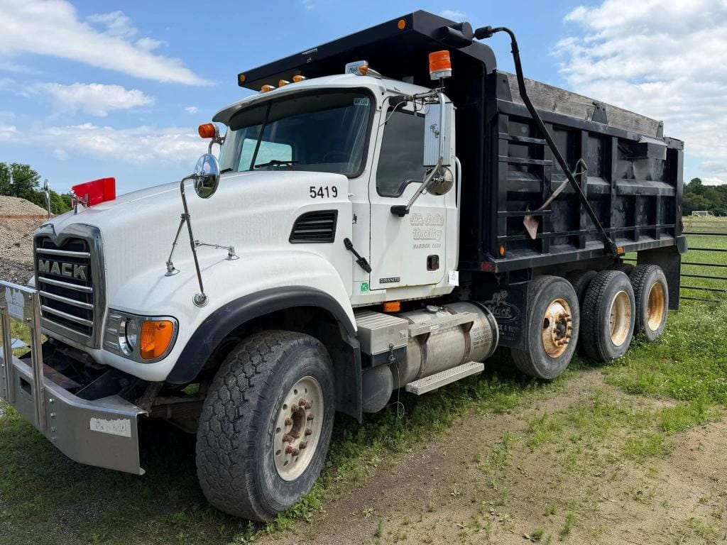2007 Mack CV713 Equipment Image0