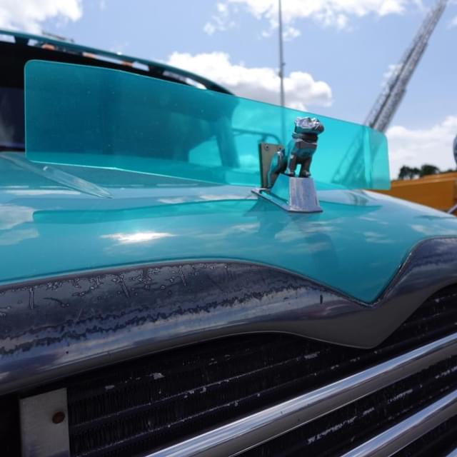 Image of Mack CV713 equipment image 3