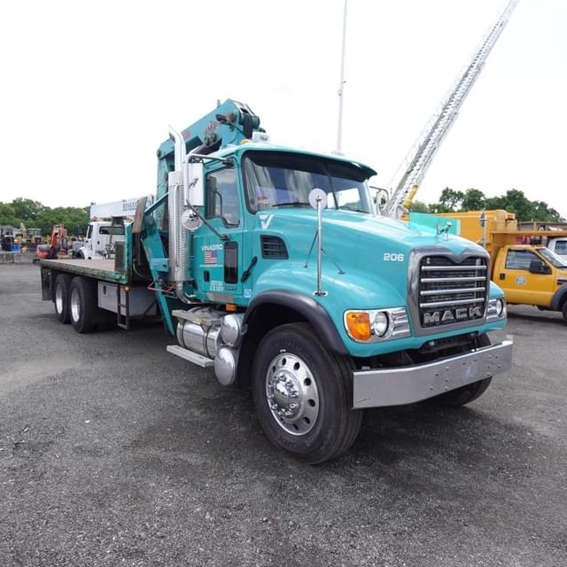 Image of Mack CV713 equipment image 2