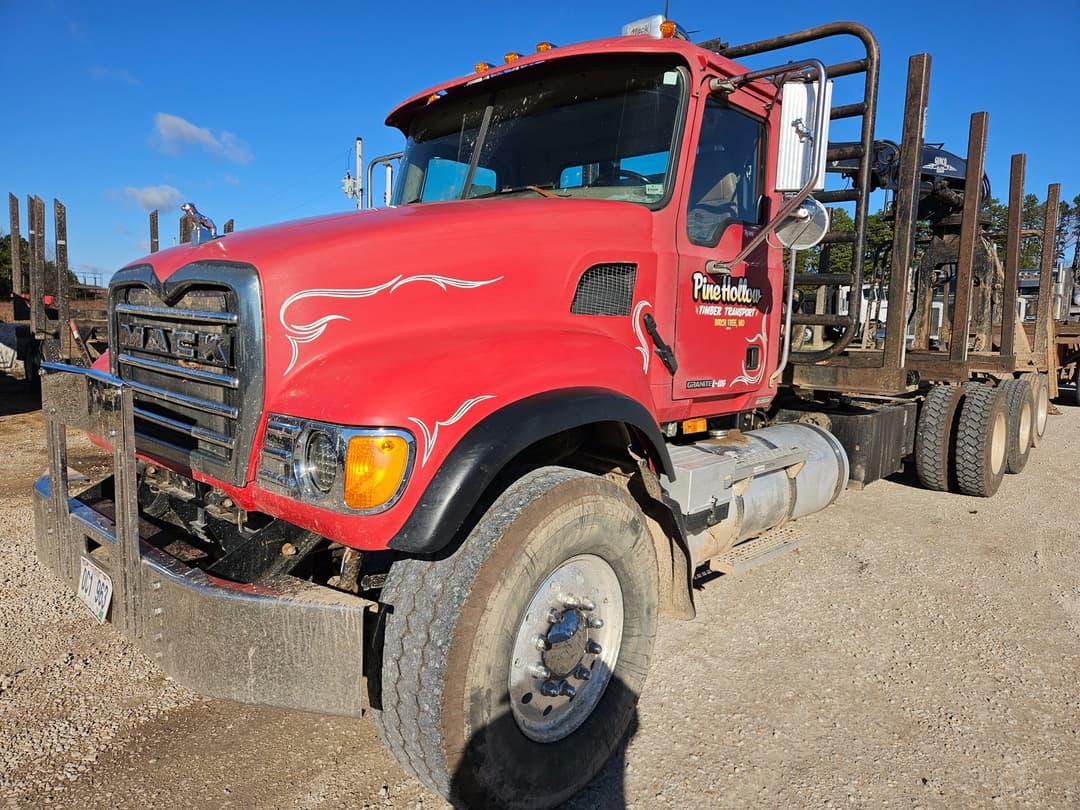 Image of Mack CV713 Primary image