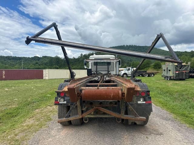 Image of Mack CV713 equipment image 3