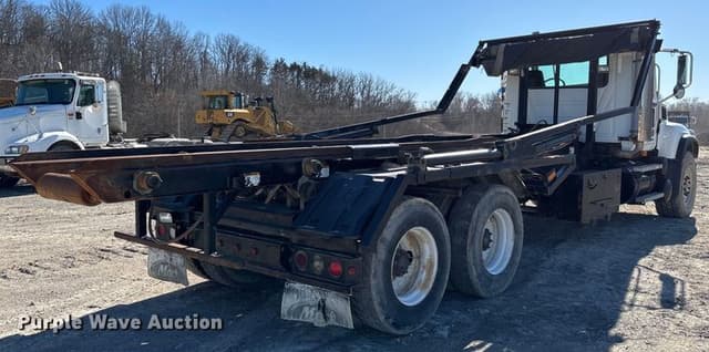 Image of Mack Granite CV713 equipment image 4