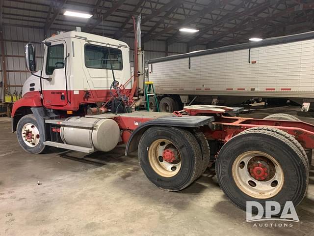 Image of Mack CXN613 equipment image 1