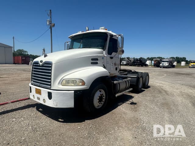 Image of Mack CXN613 equipment image 2