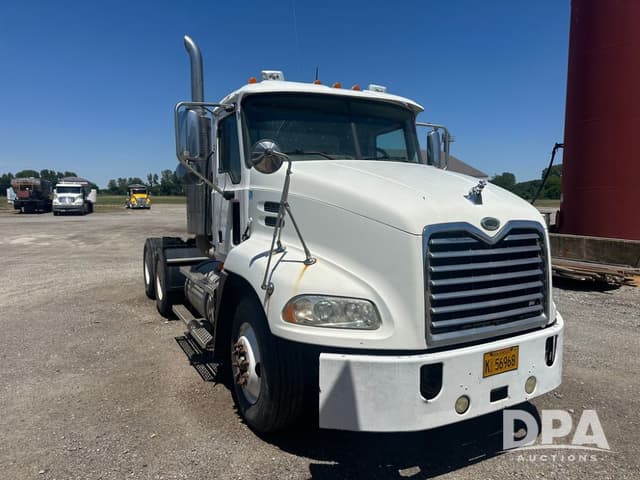 Image of Mack CXN613 equipment image 1