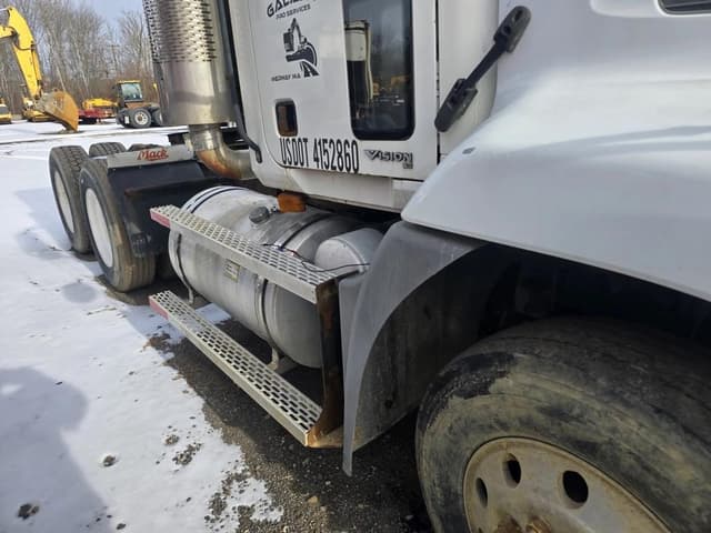 Image of Mack CXN613 equipment image 3