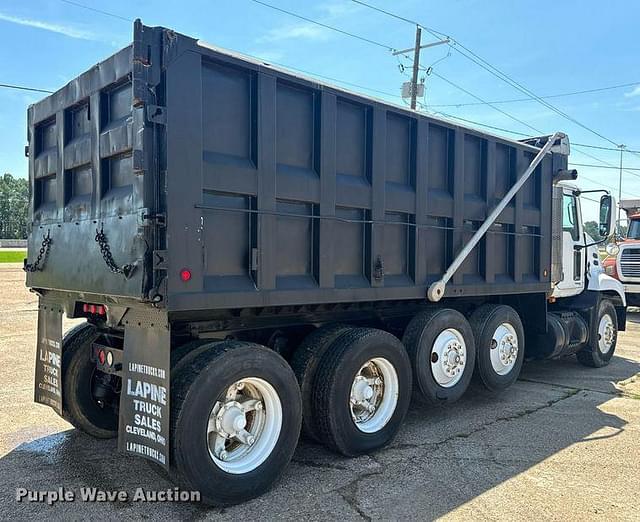 Image of Mack Dump Truck equipment image 4