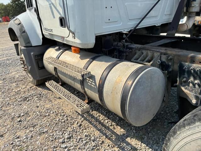 Image of Mack CTP713 equipment image 4