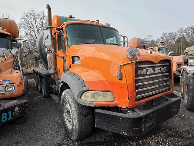 Image of Mack CT713 equipment image 1