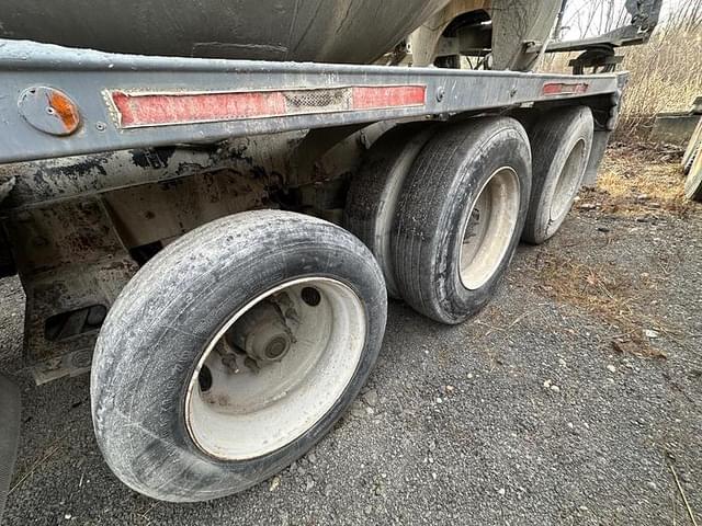 Image of Mack CT713 equipment image 4