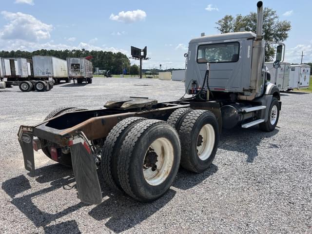 Image of Mack CT713 equipment image 4