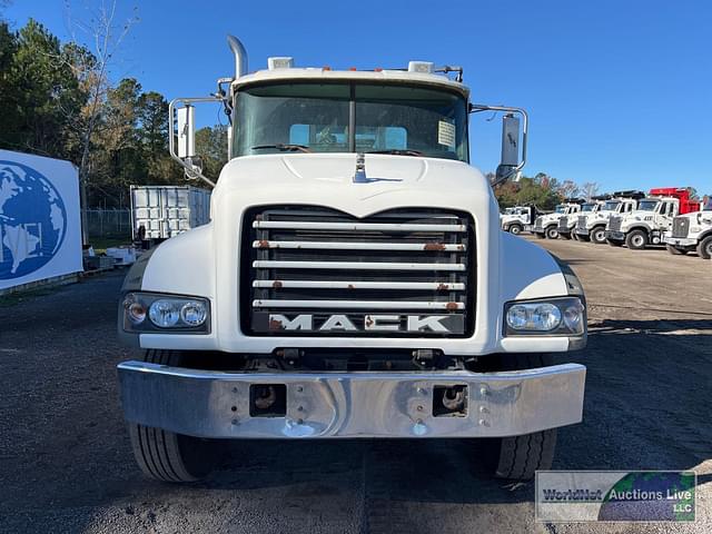 Image of Mack CTP713 equipment image 3