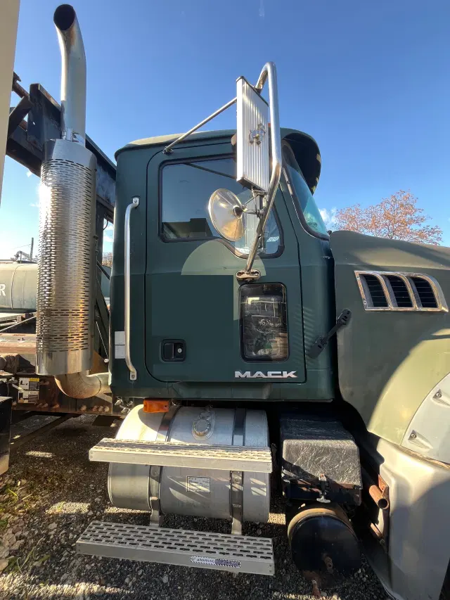 Image of Mack CTP713 equipment image 3
