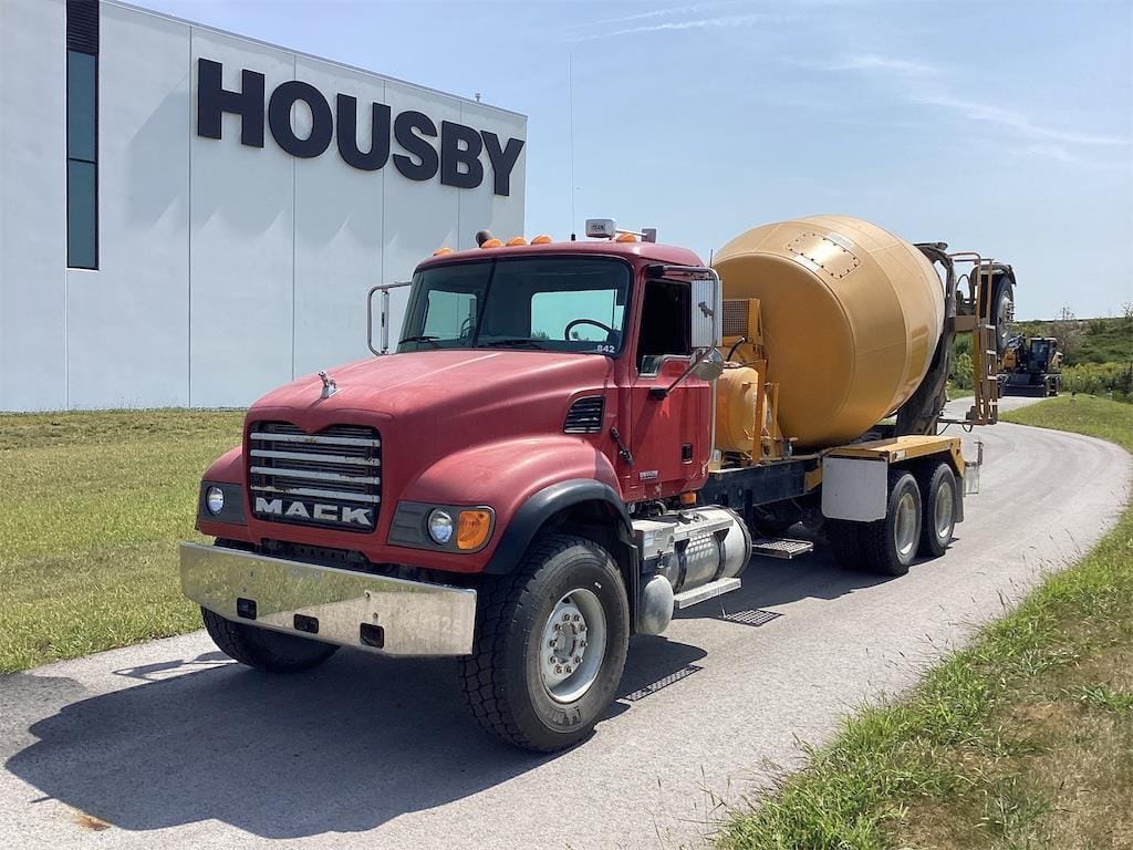 Main image Mack CV513