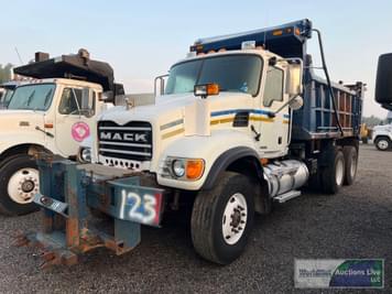 Main image Mack Granite CV713
