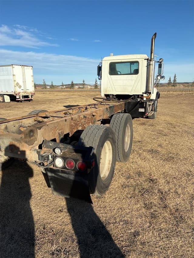 Image of Mack Granite CV713 equipment image 4