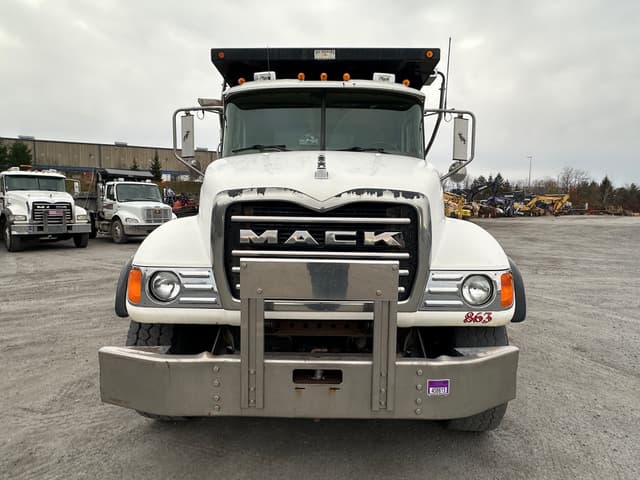 Image of Mack CV713 equipment image 4