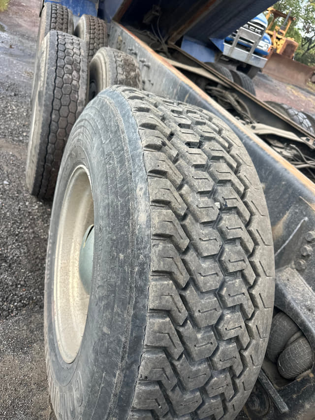 Image of Mack Granite CV713 equipment image 4