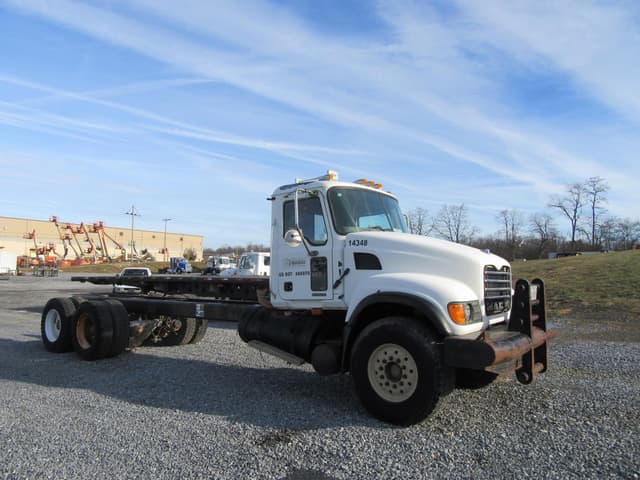 Image of Mack Granite CV713 equipment image 4