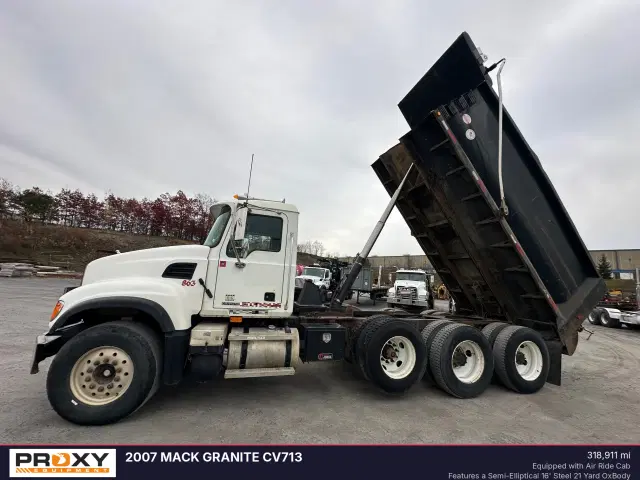 Image of Mack Granite CV713 equipment image 1