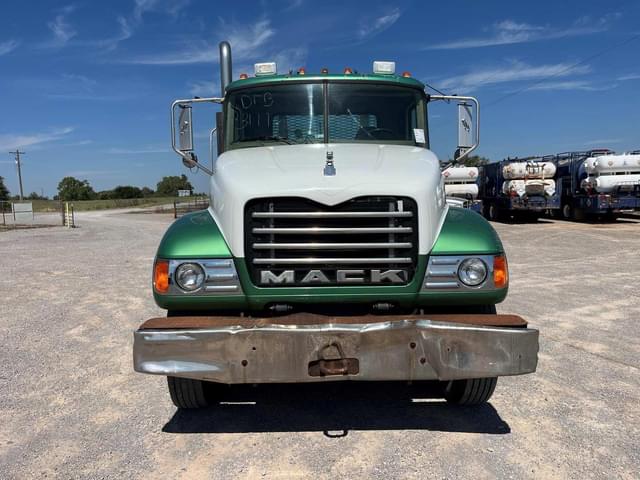 Image of Mack Granite CV713 equipment image 1