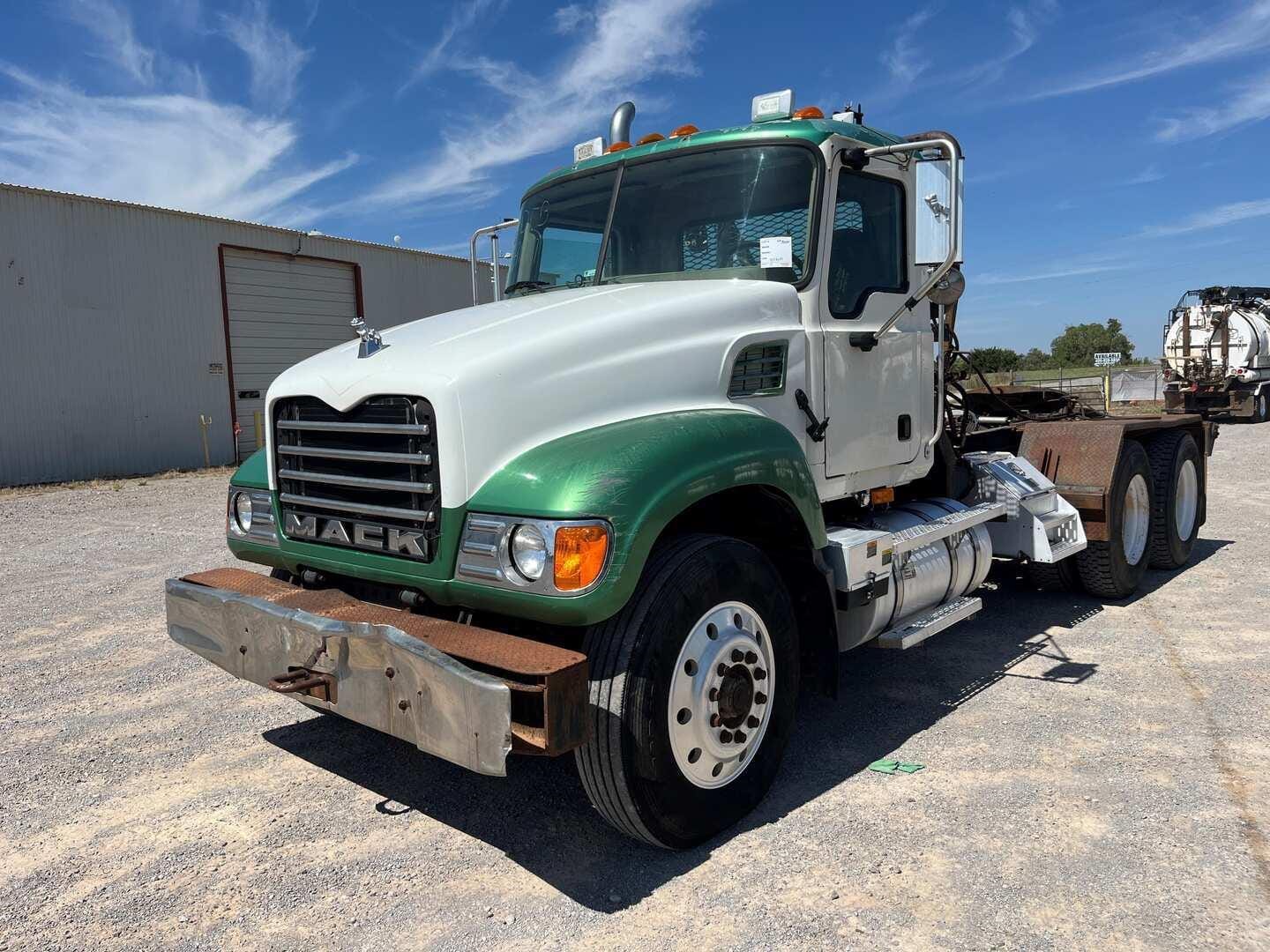 2007 Mack Granite CV713 Equipment Image0
