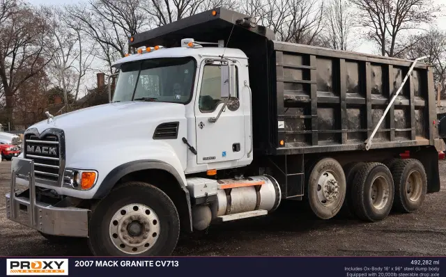 Image of Mack Granite CV713 equipment image 2