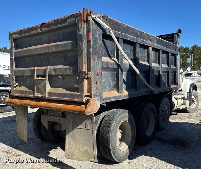 Image of Mack CV713 equipment image 3