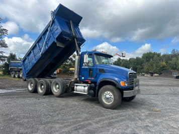 Main image Mack Granite CV713