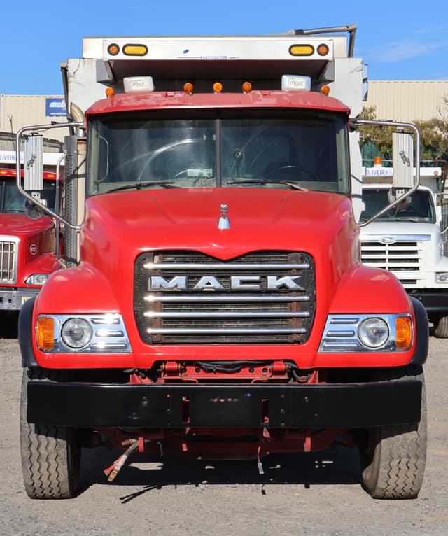 Image of Mack Granite CV713 equipment image 4
